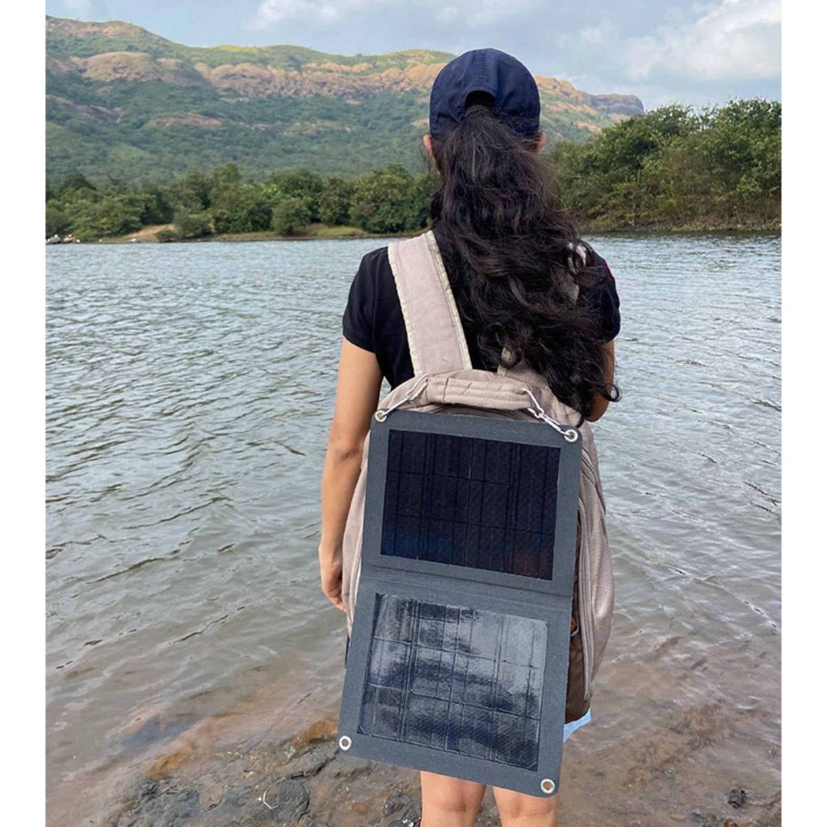 Foldable Solar Panel - 1 Fold with 1 Port USB Charger - 14W - OutdoorTravelGear.com